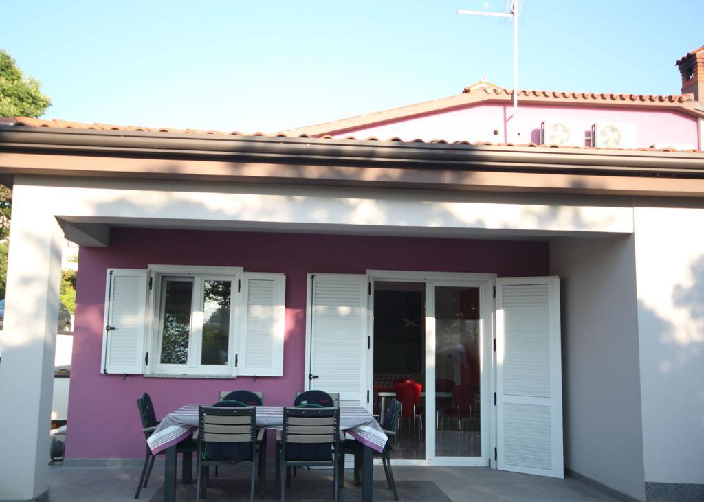 Holiday House Veli Vrh Pula Habitación foto